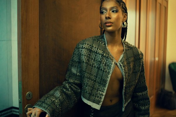 Comment sublimer votre look en pantalon de soie pour une soirée élégante ?